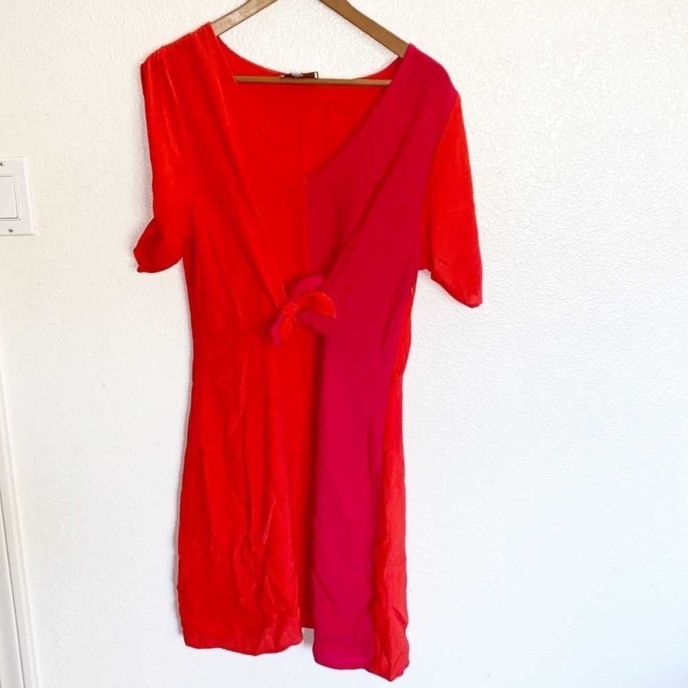 Skies Are Blue Red Orange Colorblock Tie Front Short Sleeve V Neck Mini Dress